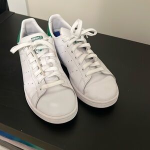 Addidas Stan Smith Tennis Shoes white with green trim size 8.5M